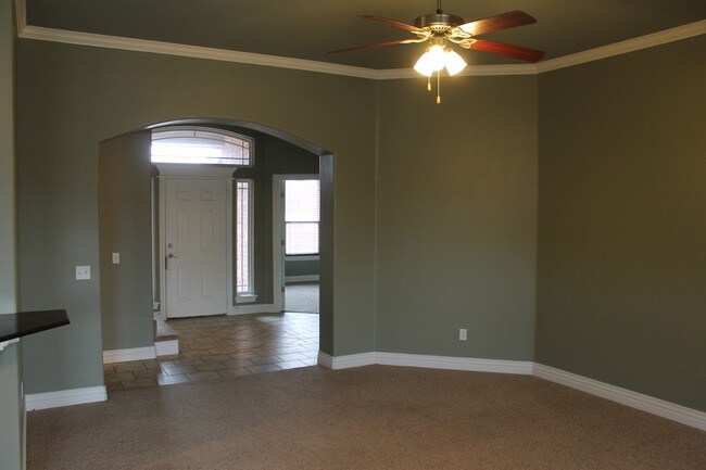 Building Photo - 10217 SW 28th Cir