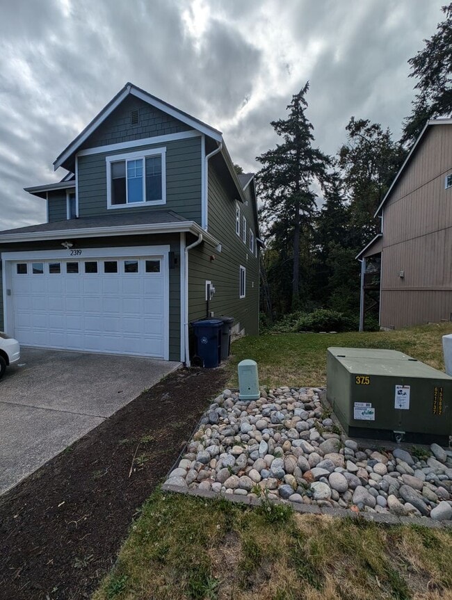 Building Photo - Stylish & Convenient Living - Bremerton 4 ...