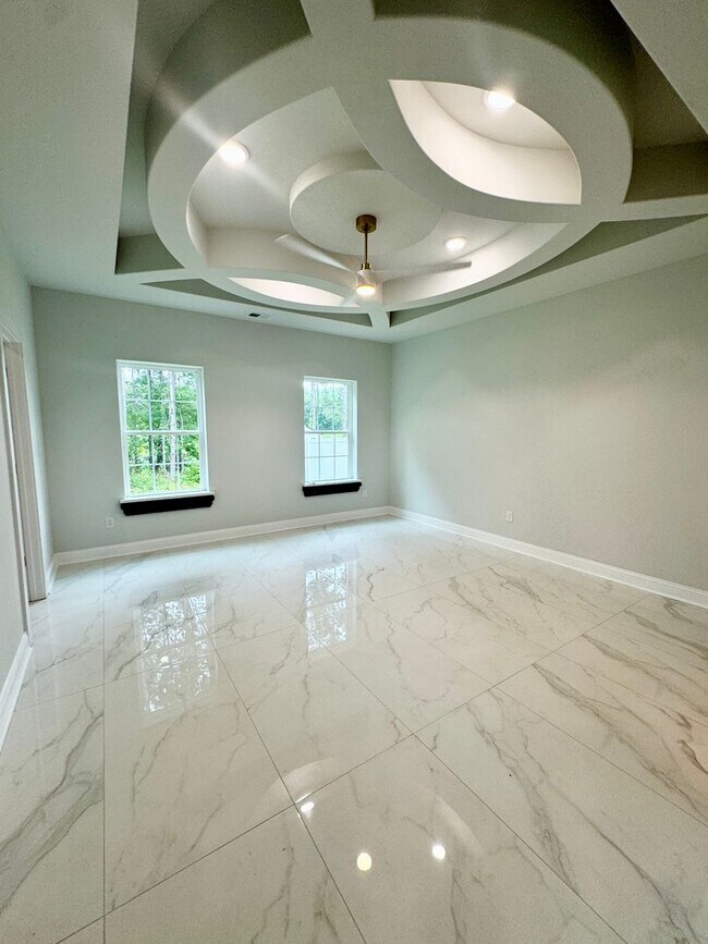 Building Photo - Beautiful 4 Bedroom, 3 Bath home located in Myrtle Grove Plantation!