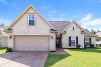 Building Photo - 3811 Dawnwood Cir W