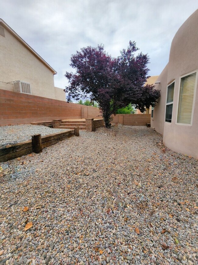 Building Photo - 9723 Calle Chamisa NW