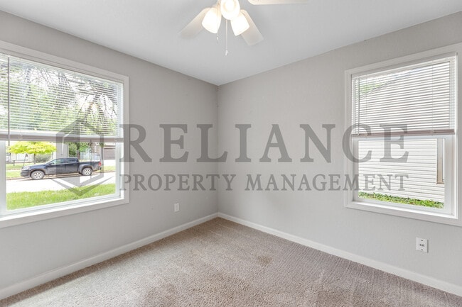 Building Photo - 1041 S Christine Ave