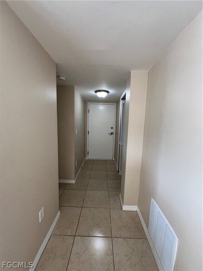 Building Photo - 4803 Sunset Ct