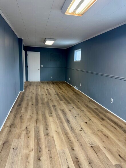 Building Photo - 321 Cedar St