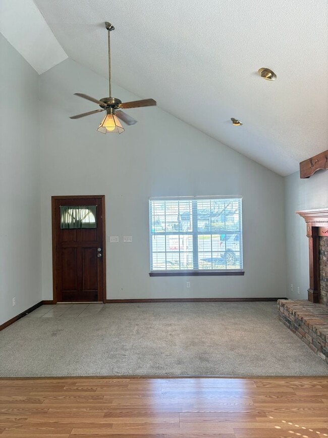 Building Photo - Charming 2 Bedroom in Fort Walton Beach!