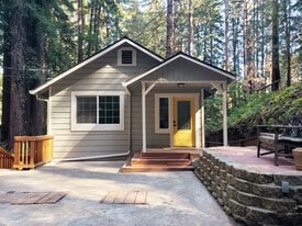 Building Photo - 504 Eden Ave