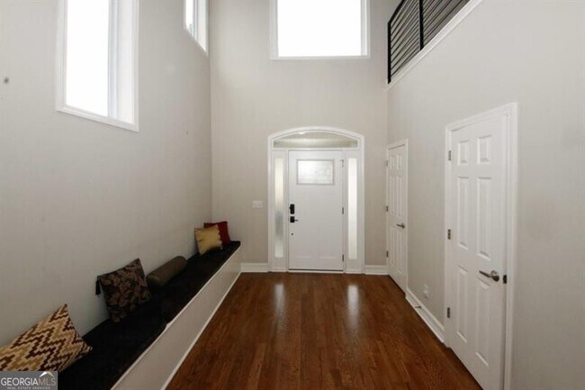 Building Photo - 1354 Brookhaven Village Cir NE
