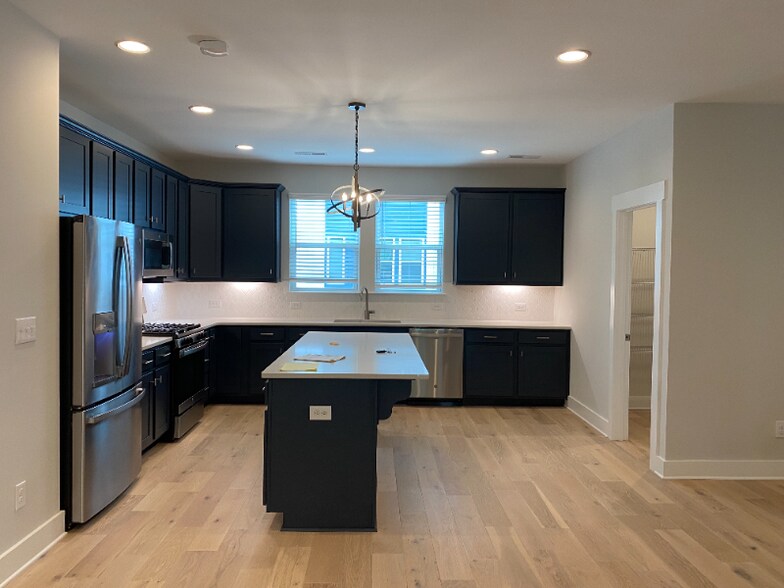 Building Photo - 4124 Castleton Rd