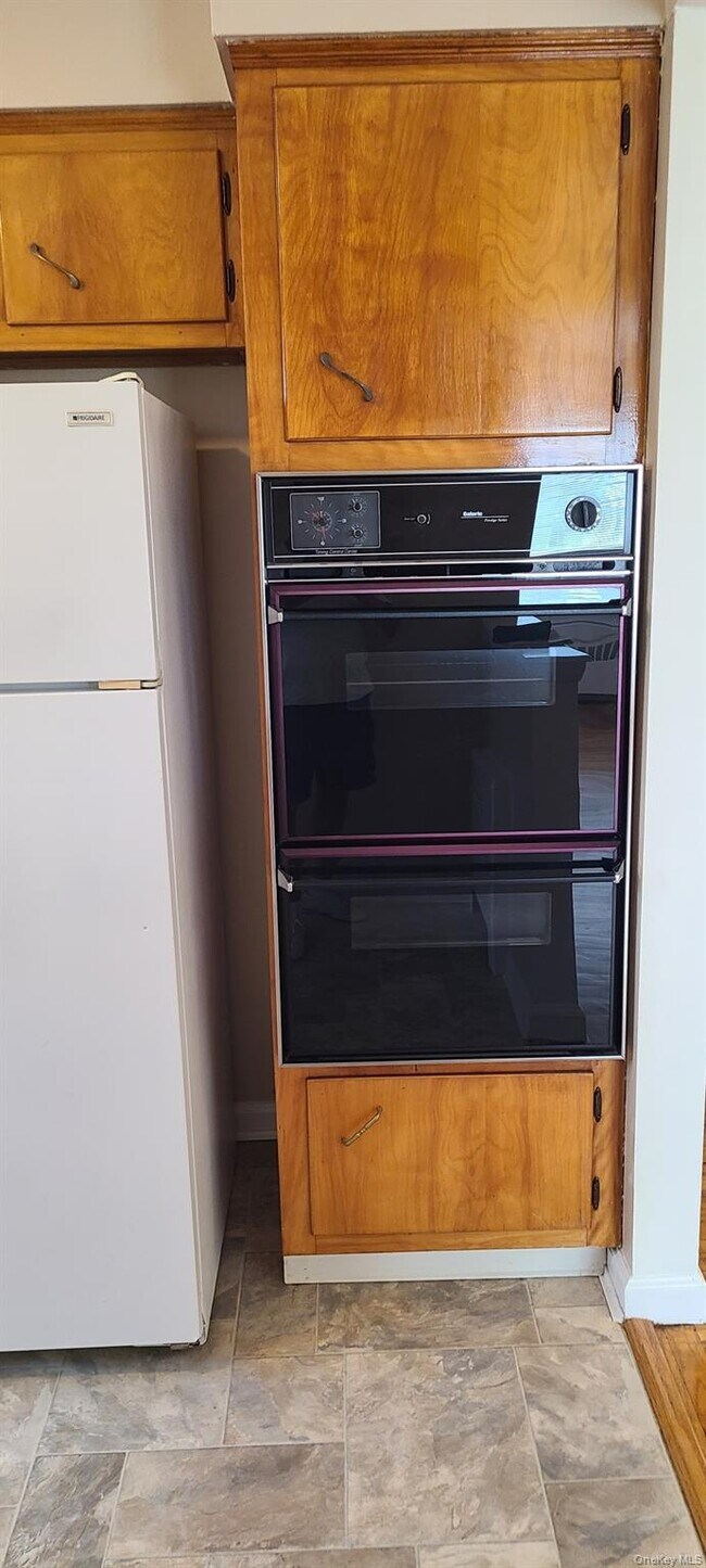 Building Photo - 22-22-149 149th St