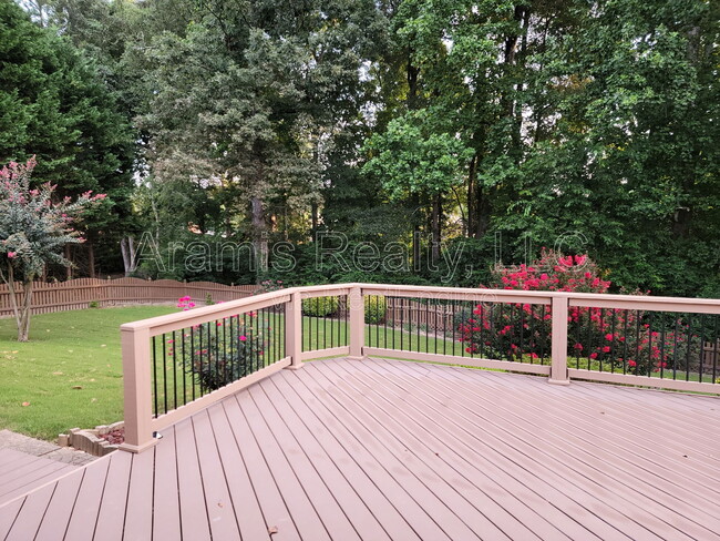 Building Photo - 3241 Cranberry Ln NE