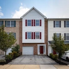 Building Photo - Spacious, Large, Luxury 3 Bedroom Townhouse in Hockessin, Delaware