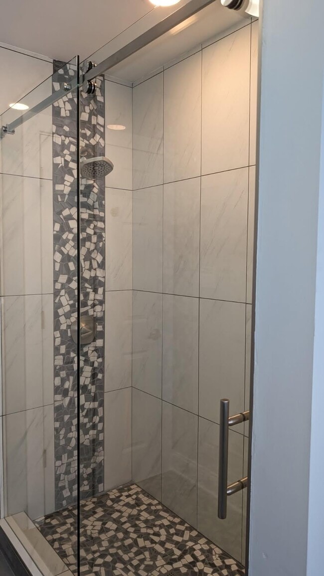 Building Photo - 218 S 14th Ave