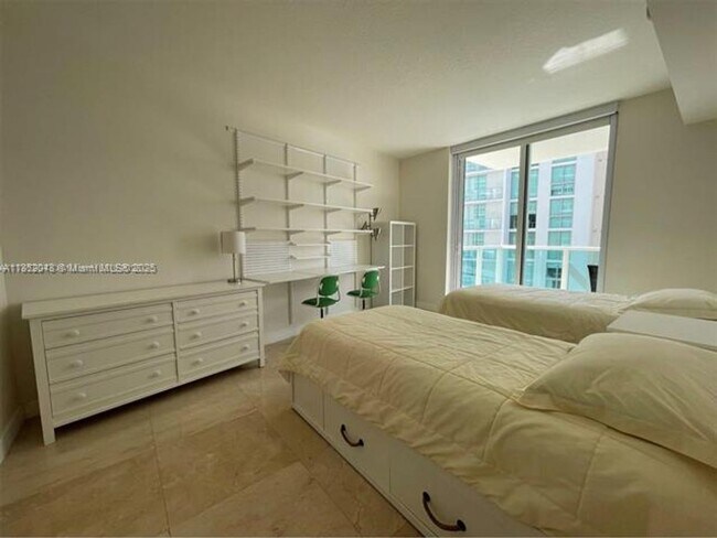 Building Photo - 250 Sunny Isles Blvd