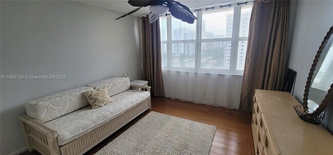 Building Photo - 1825 S Ocean Dr