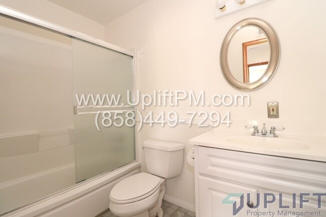 Building Photo - Spacious 3-Bed 2-Bath Home with Pool