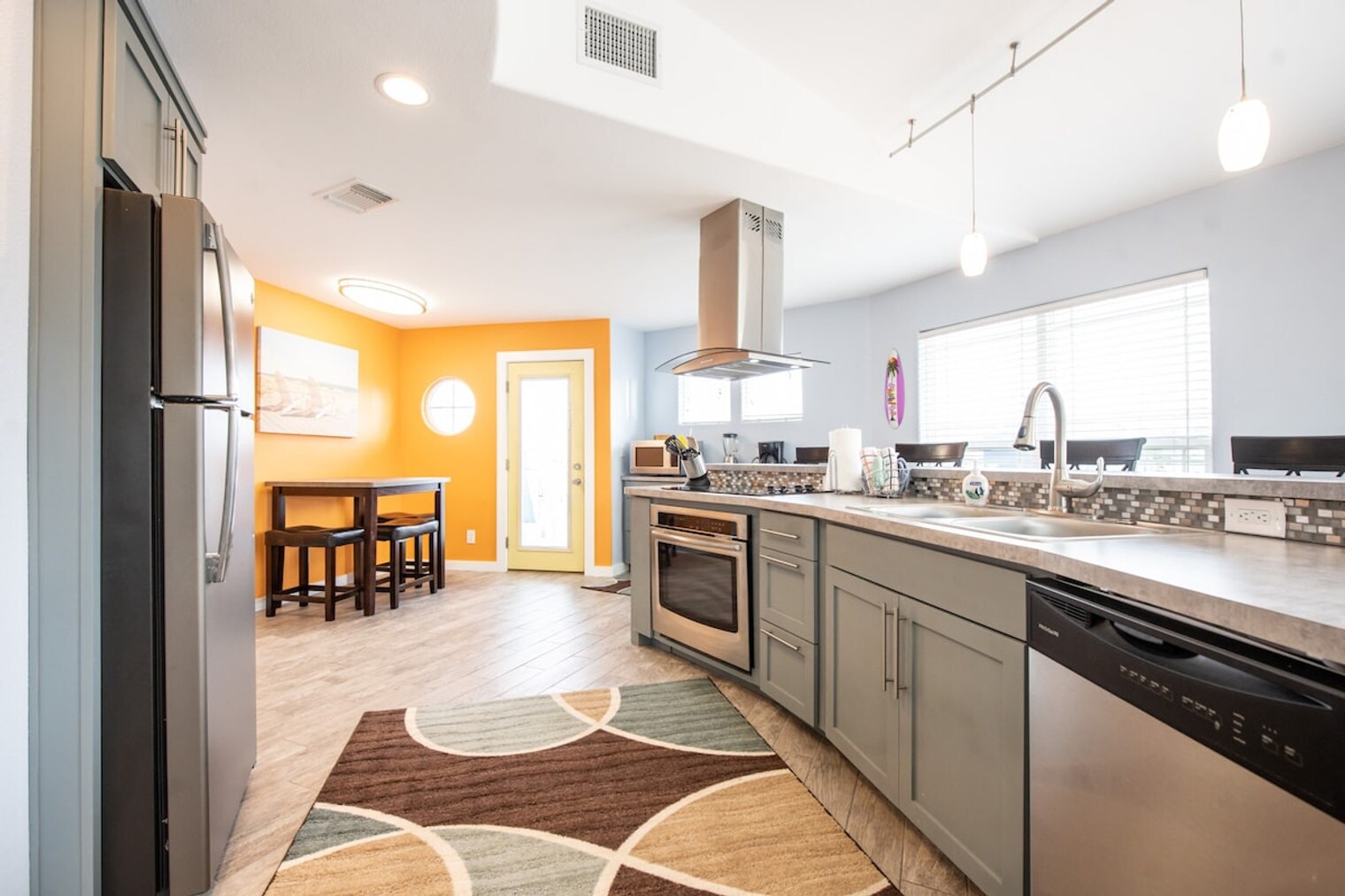 Building Photo - 1923 Eleventh Street-SI ID1023230P