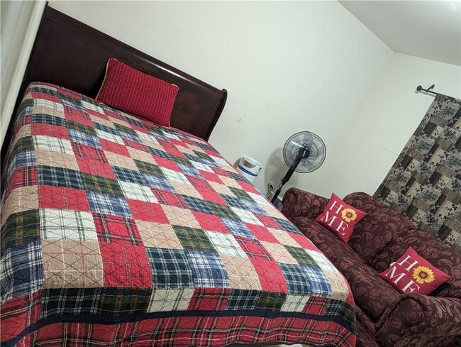 Building Photo - 815 Earlham Dr