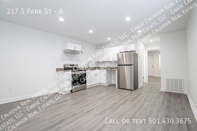 Building Photo - 217 S Park St