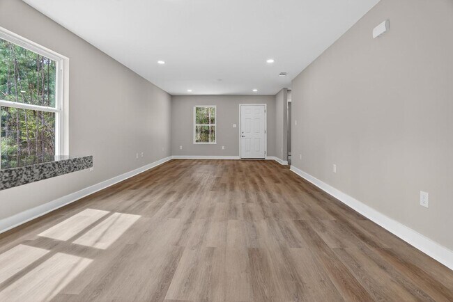 Building Photo - 7151 Tunica St