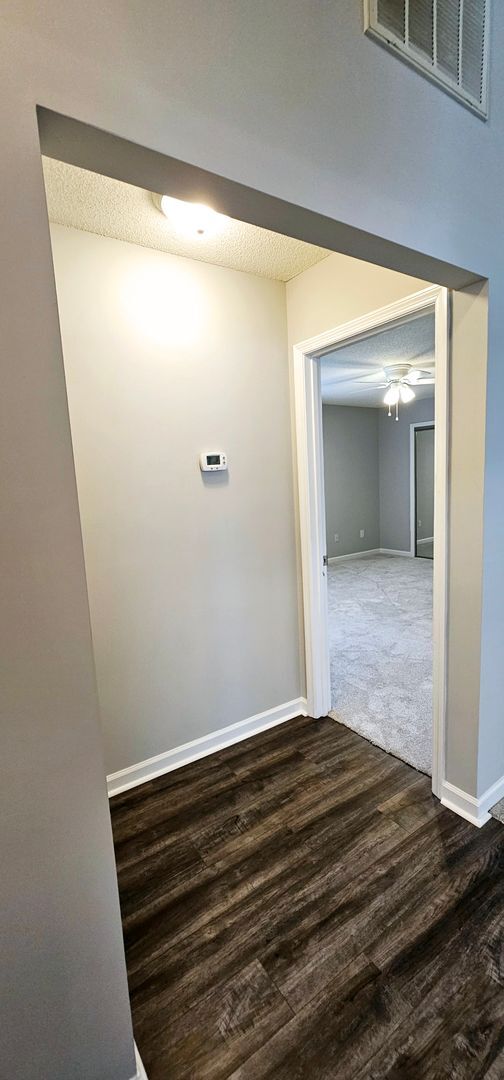 Building Photo - Spacious 2-Bed, 2-Bath Home with Modern Co...