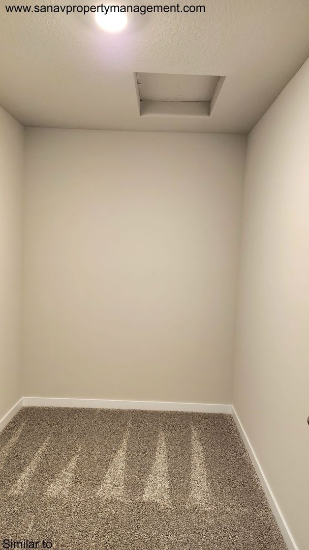 Building Photo - Modern 4BR Home Near Great Western Bike Trail | West Des Moines