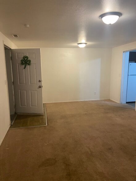 Building Photo - 266 E Center St