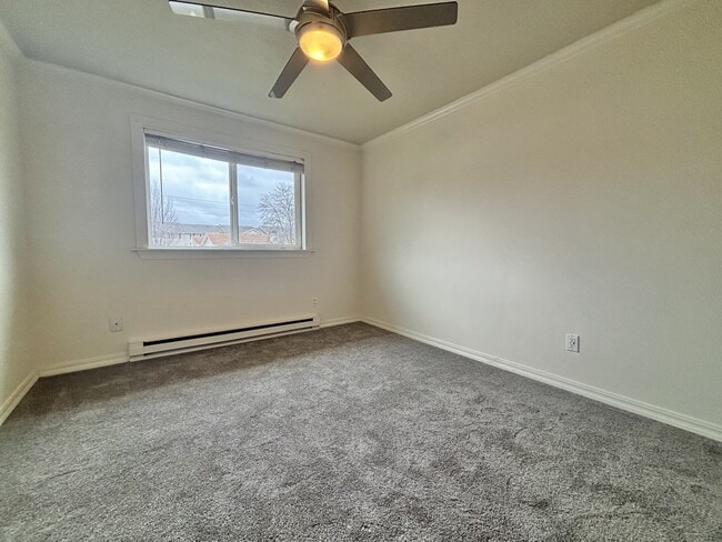 Building Photo - 2111 N Houk Rd