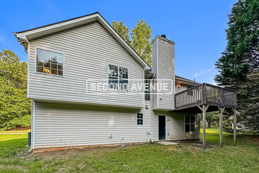 Building Photo - 45 Riverside Ct