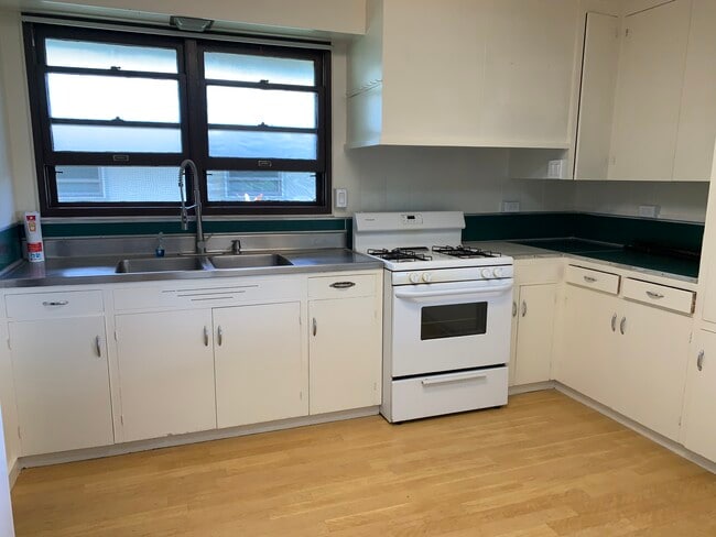 Building Photo - 1025 Kalikimaka St