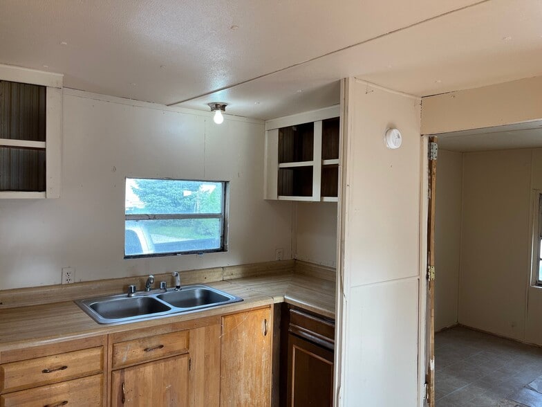Building Photo - 1130 MT-135