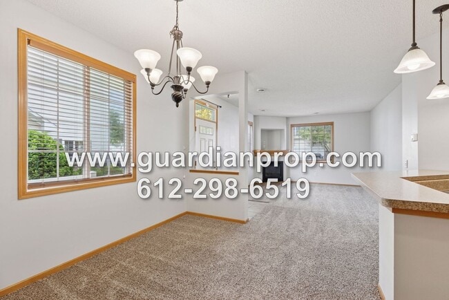 Building Photo - End Unit Townhouse Available Now, Open Floor Plan, Fireplace, Patio, Large Primary Suite