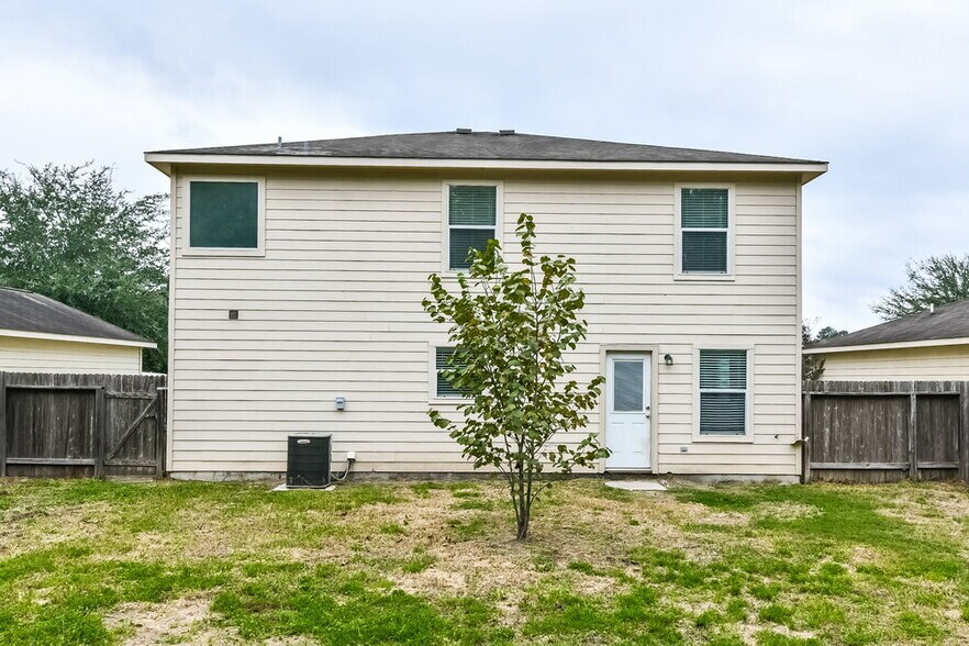 Building Photo - 4722 San Antonio River Dr