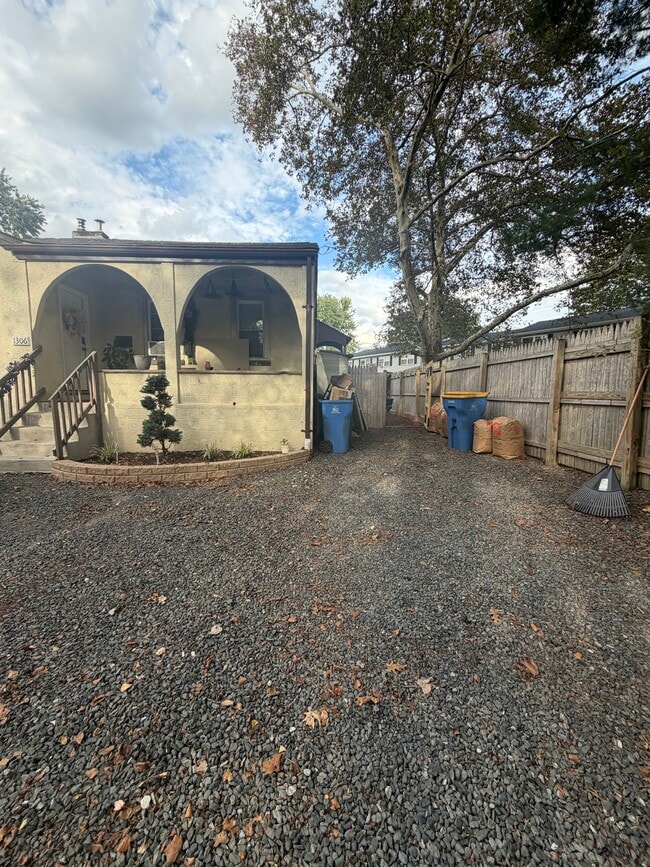 Building Photo - 1306 Ashby Ave