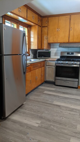 Building Photo - 3523 S Clement Ave