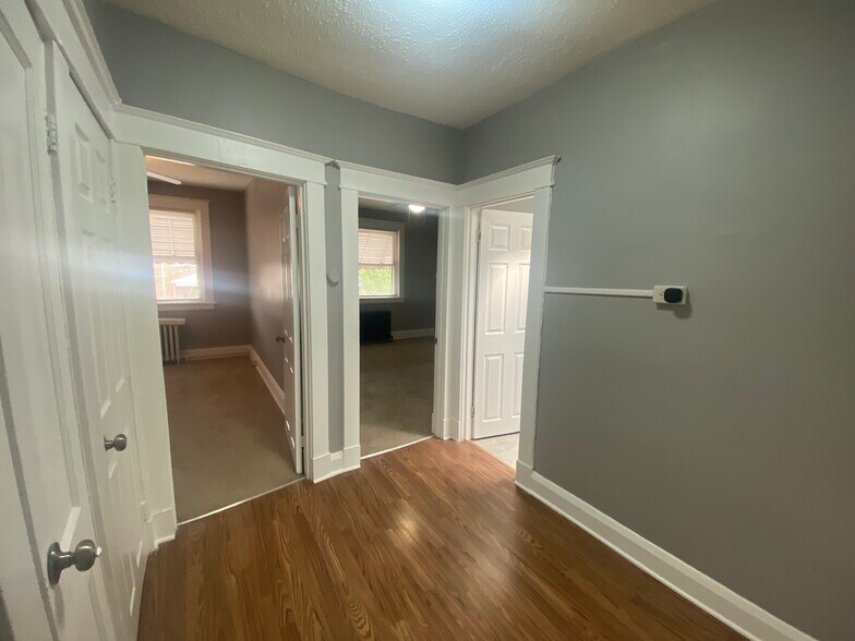 2 bedrooms and bathroom - 606 N Woodington Rd