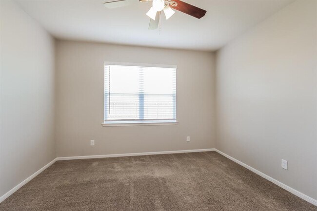 Building Photo - 25381 Cypress Bend Dr