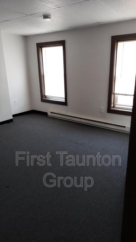 Building Photo - 2 Union St