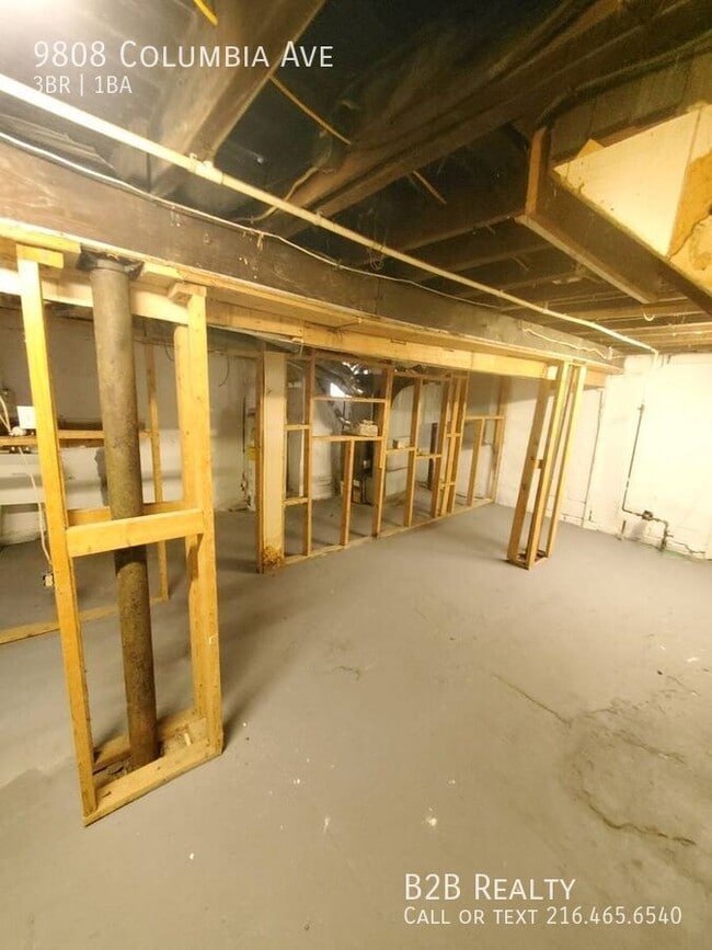 Building Photo - 9808 Columbia Ave