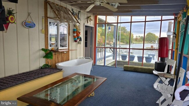 Building Photo - 36 Shore Dr