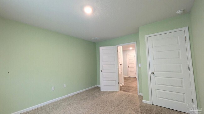 Building Photo - 10624 Queens Gate Cir