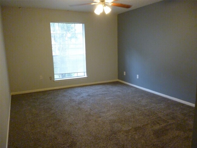 Building Photo - 3243 Battle Ridge Ln