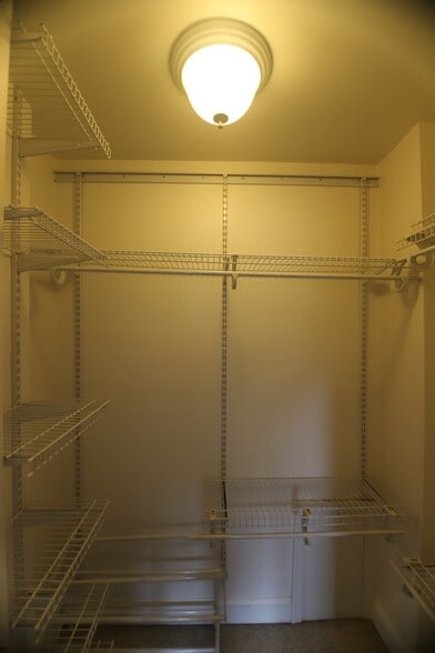 Walk in closet - 309 E 6th Ave