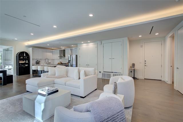 Building Photo - 3923 Cole Ave