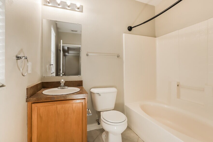 Building Photo - 12722 Adventure Dr