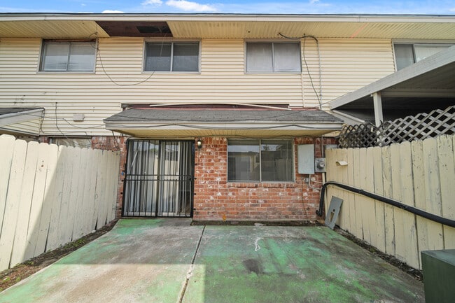 Building Photo - 13464 Castilian Dr