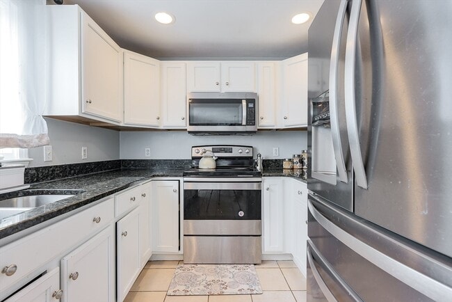 Building Photo - 348 Osgood St