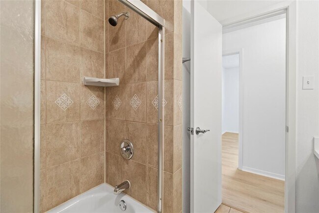 Building Photo - 126 Wood Hollow Dr