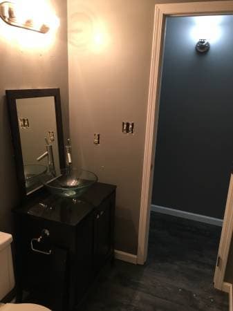 Bathroom - 1002 Graceland Ave