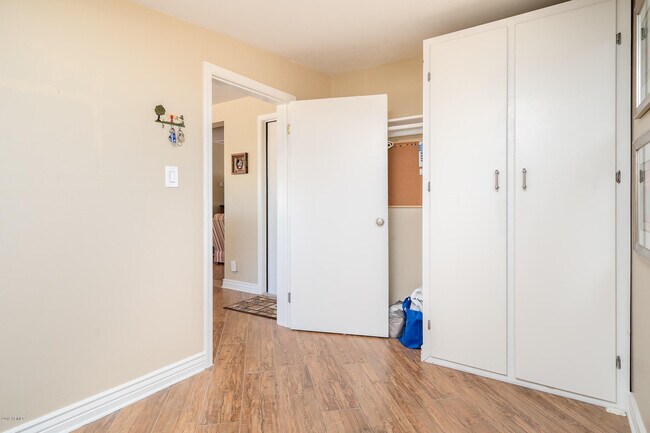 Building Photo - 12477 N Augusta Dr