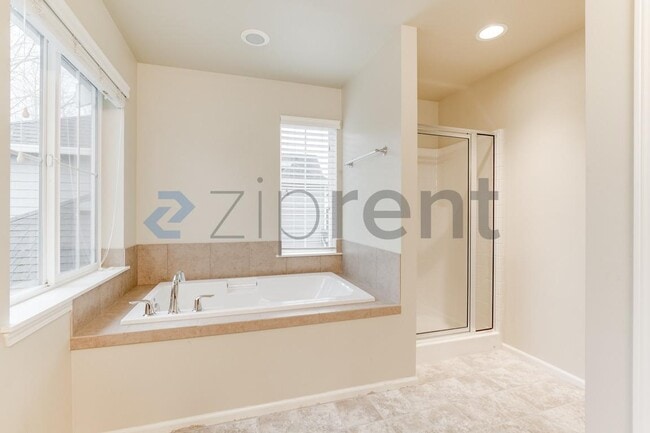 Building Photo - 18308 38th Dr SE